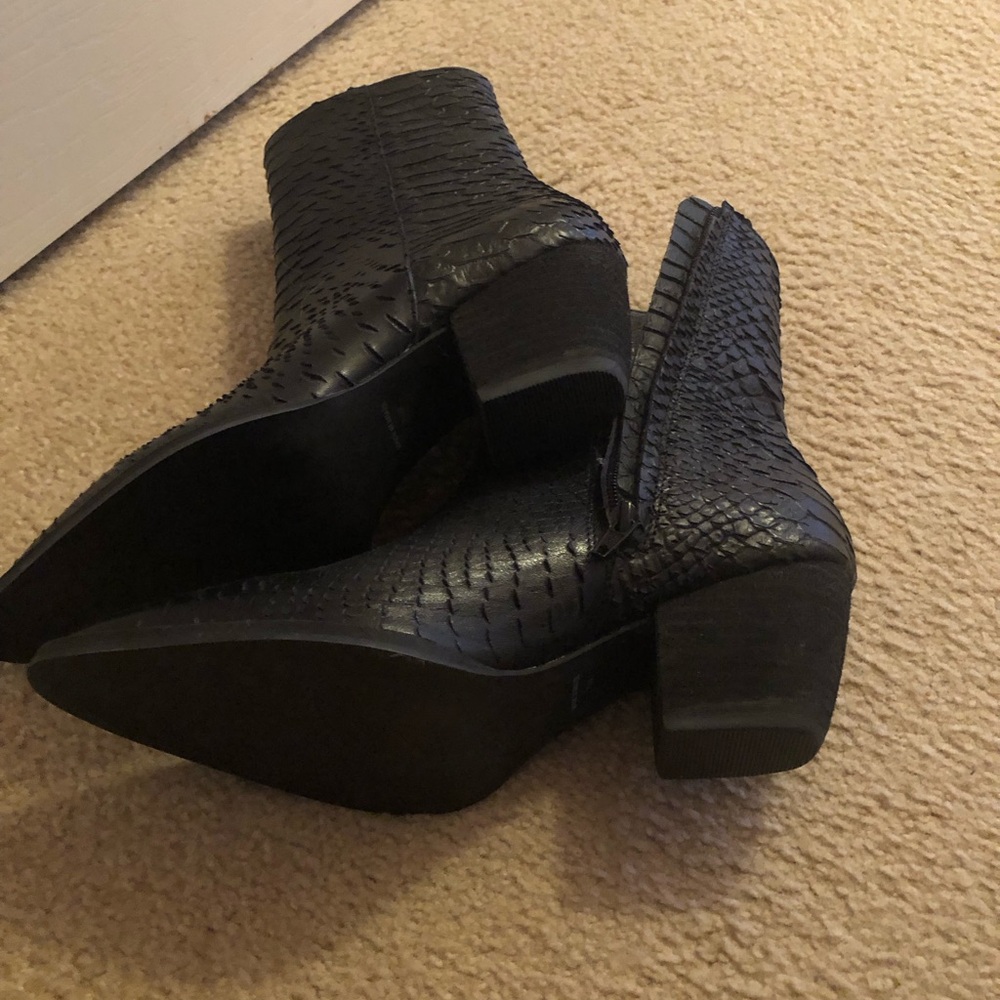 Textured Ankle Boot size 7